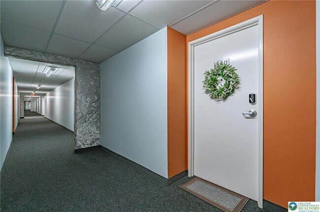 Building Photo - 11 W 2nd St