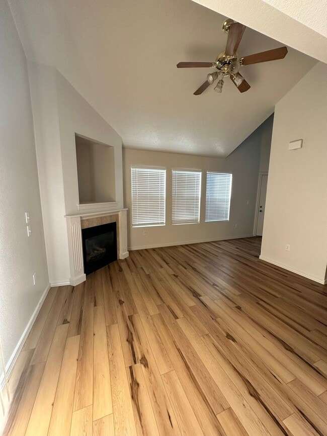 Building Photo - 3915 Washington Ave