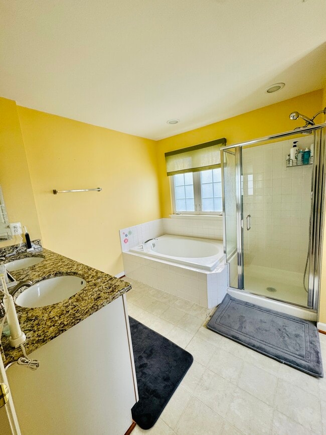 Building Photo - 2381 Abington Dr