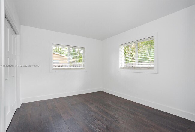 Building Photo - 3340 NE 13th Ave