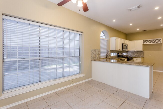 Building Photo - 6926 Shady Ln