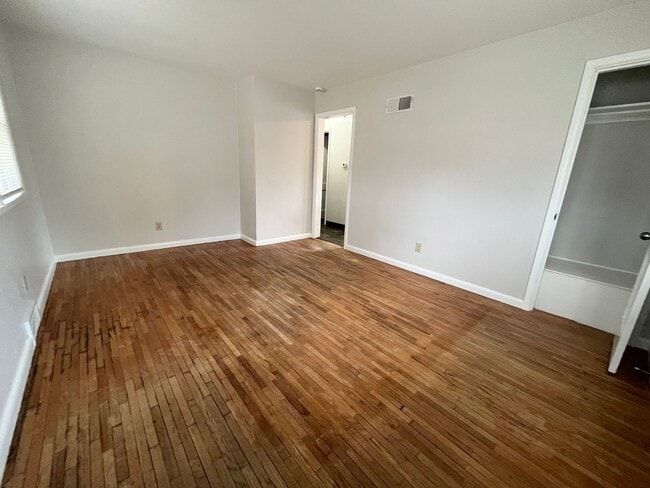 Building Photo - 2 Bed/1 Bath Rental Home!