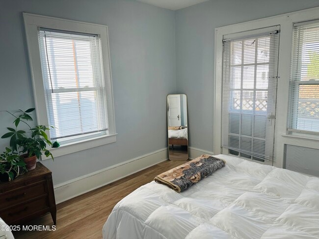 Building Photo - 213 Park Pl Ave