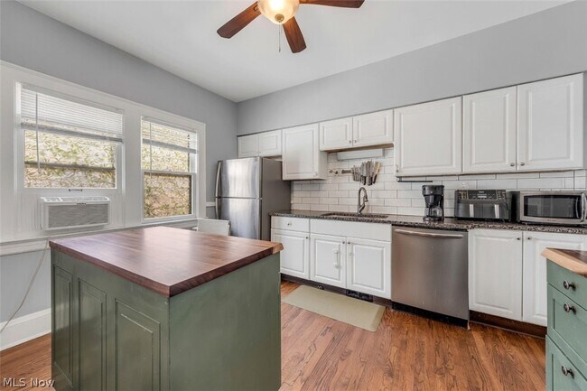 Building Photo - 2287 Ogontz Ave