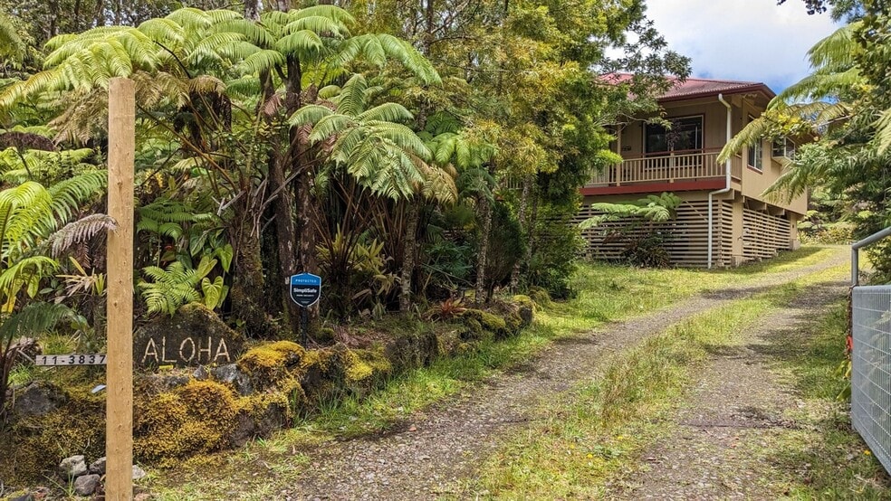 Building Photo - 11-3837 Nahelenani St