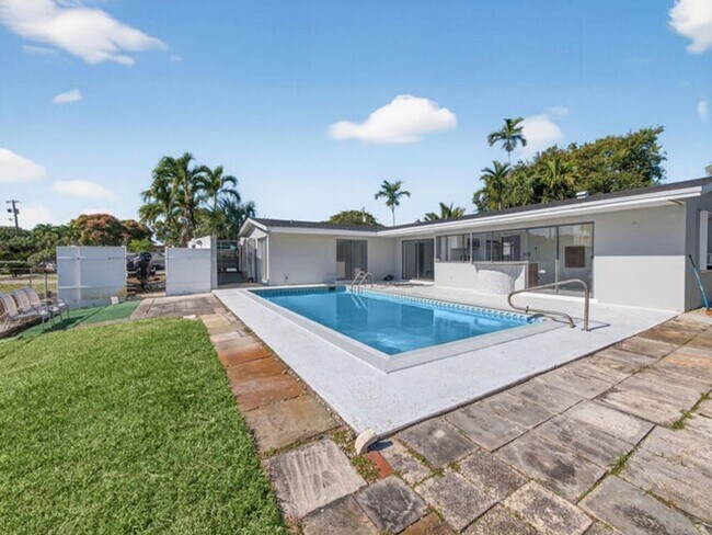 Building Photo - 1940 NW 32nd St