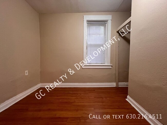 Building Photo - 1752 N Drake Ave