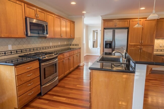 Building Photo - 4Bd/3.5Ba Seattle House