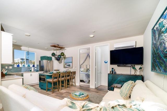 Building Photo - 150 S Myers St