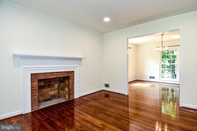 Building Photo - 7513 Sebago Rd
