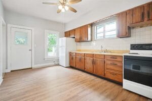 Building Photo - Spacious 1 bedroom home!