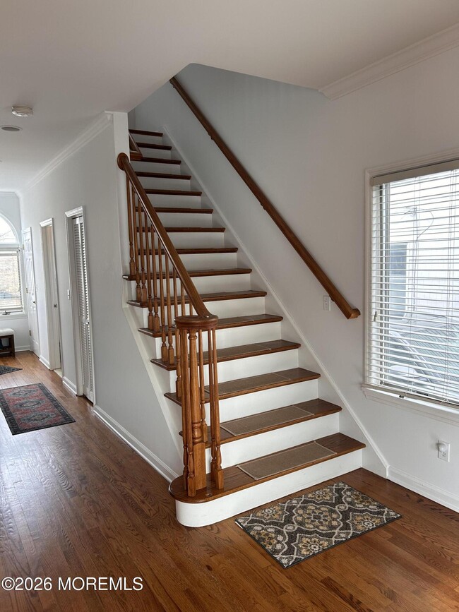 Building Photo - 6 Cook St