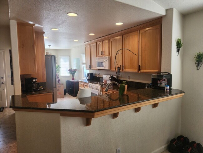 Building Photo - 2581 Greenwood Ln
