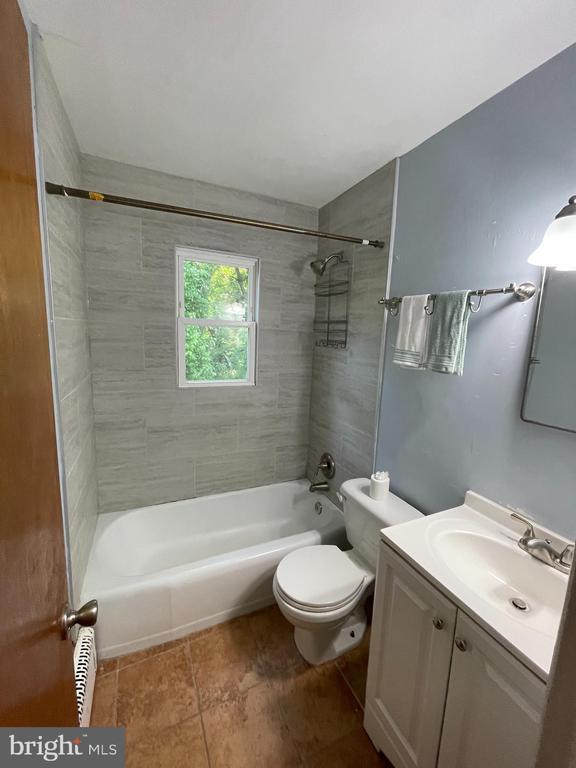 Building Photo - 14105 Robinson Ct