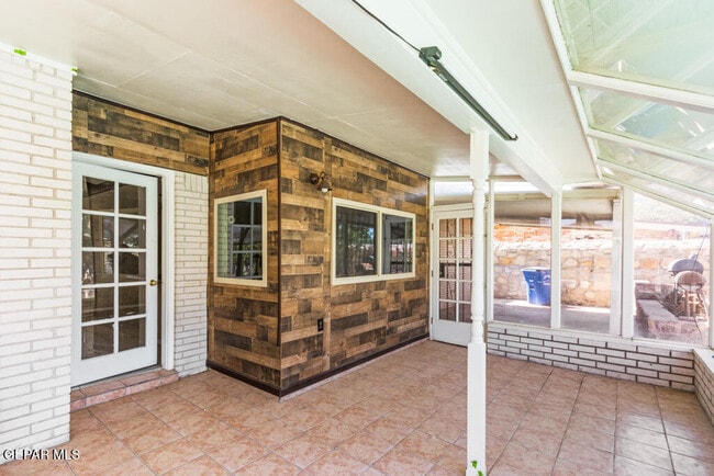 Building Photo - 10325 Cardigan Dr