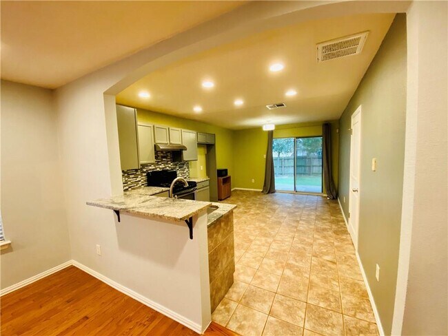 Building Photo - 3811 Julianas Way