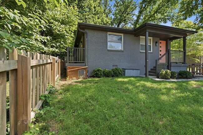Building Photo - 1147 Cahal Ave