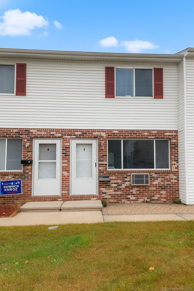 Primary Photo - 581 Highland Ave