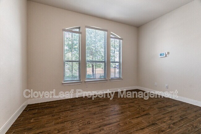 Building Photo - 908 Sussex Cove
