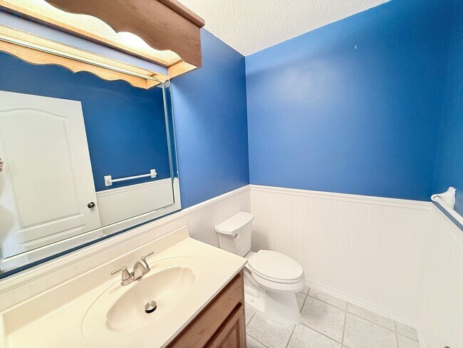 Building Photo - Custom Built 4-Bedroom/3 Bathroom Home