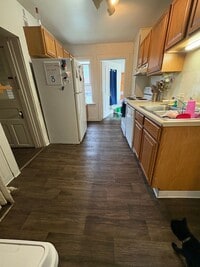 Building Photo - SE - 02 - Main St