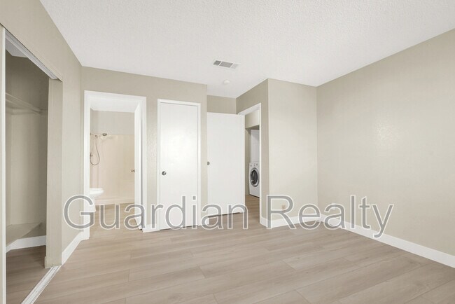 Building Photo - 801 N Major Ave