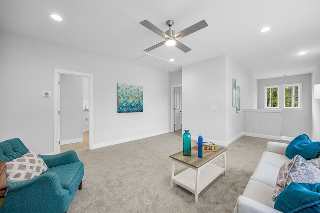 Building Photo - Washam Potts Townhomes
