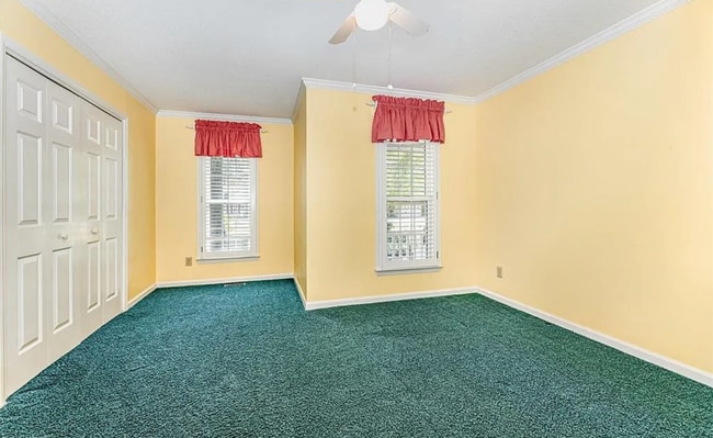 Building Photo - Charming ranch home 3 bedrooms and 2 bathrooms in Burlington w/ 5 garage spaces.