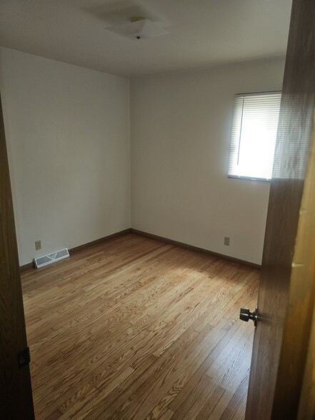 Building Photo - 6009 W Lapham St