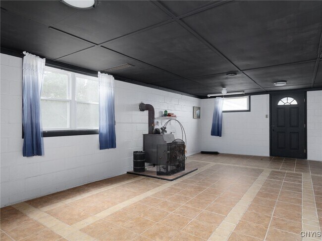 Building Photo - 20201 Overlook Dr