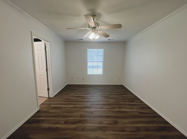 Building Photo - Leasing