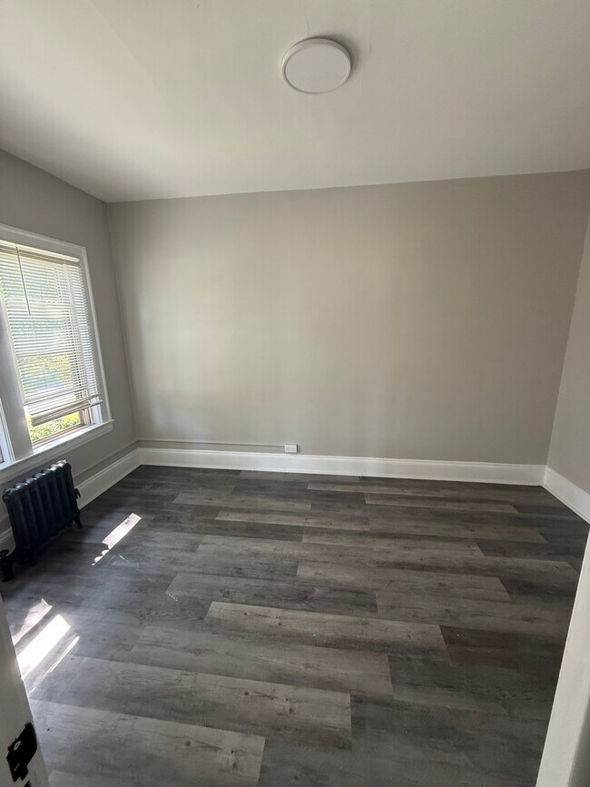 Building Photo - 2534 Noble Rd