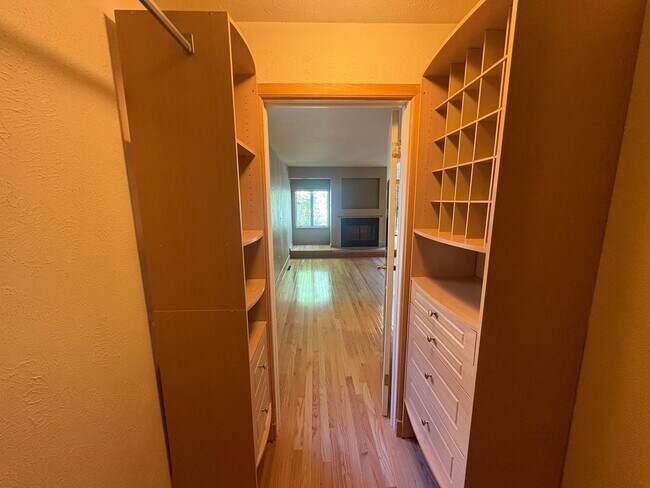 Building Photo - 531 Arapahoe Ave