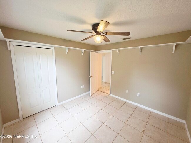 Building Photo - 38 Pebble Wood Ln