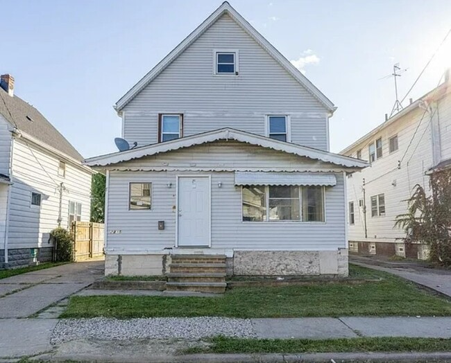 Building Photo - 2115 W 105th St