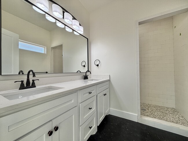 Building Photo - 329 Canyon Springs Dr