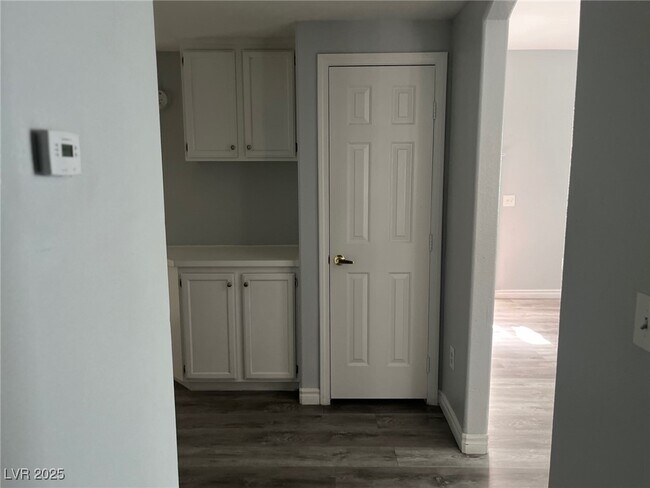 Building Photo - 1300 S Arlington St