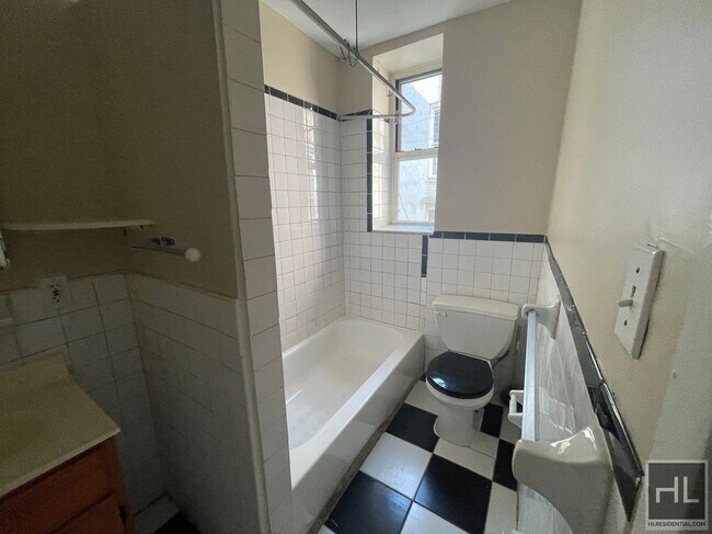 Building Photo - VAN SICLEN AVENUE