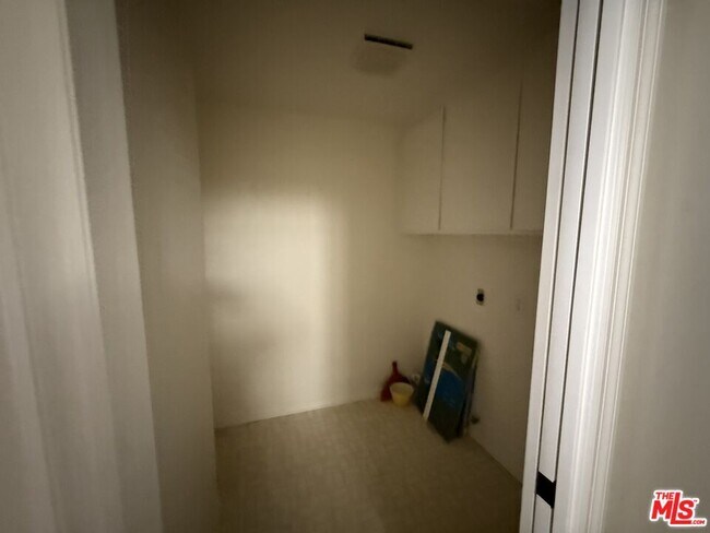 Building Photo - 3119 Fulham Ct
