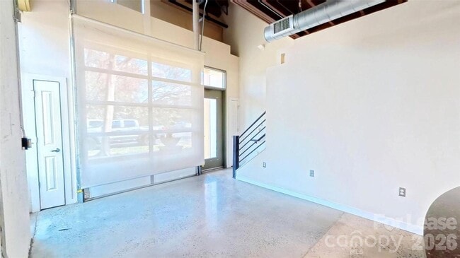 Building Photo - 800 Academy St