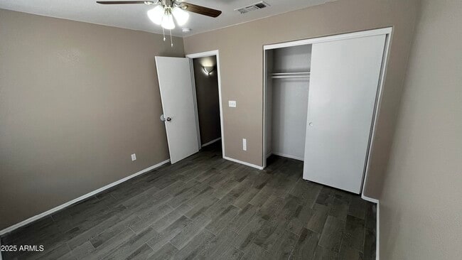 Building Photo - 1690 E Countrywalk Ln