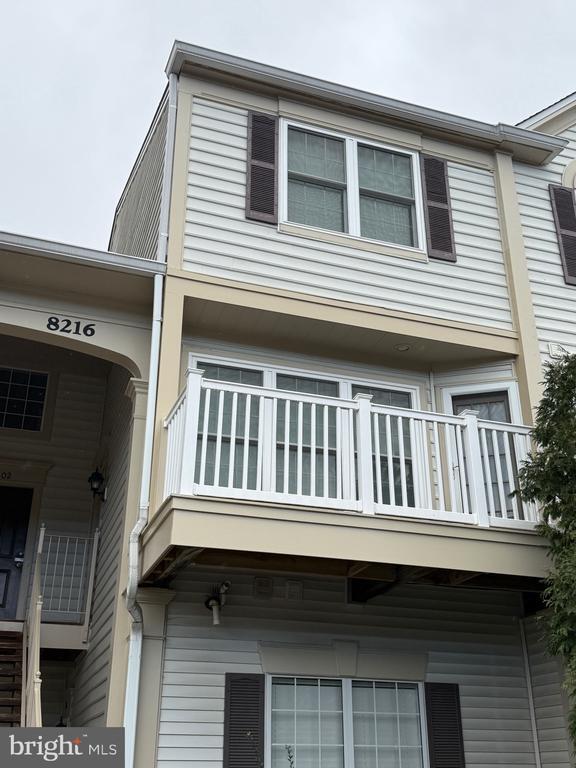 Building Photo - 8216 Catbird Cir