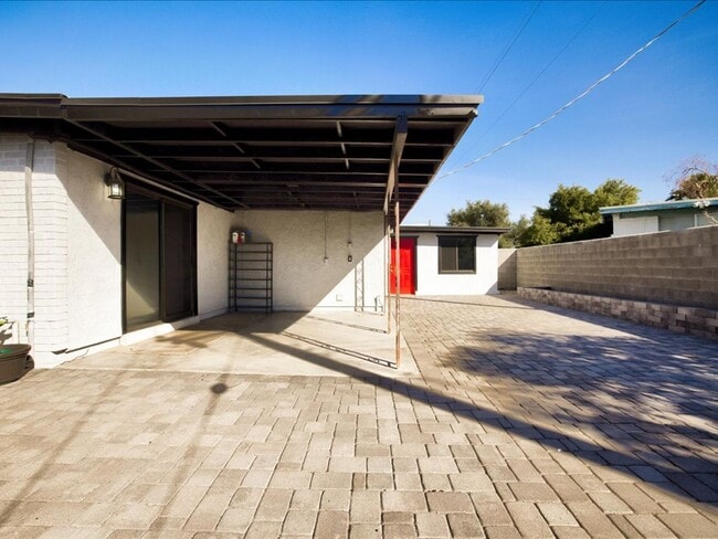 Building Photo - Spacious 4-Bedroom, 2-Bath Home with Extended Driveway & Large Backyard