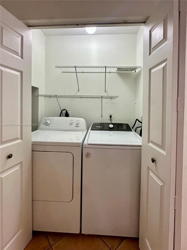 Building Photo - 12661 SW 54th Ct