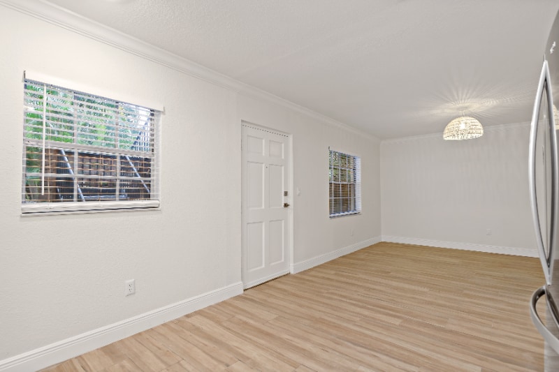 Building Photo - 3215 W Swann Ave