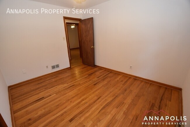 Building Photo - 817 Cedarcroft Dr