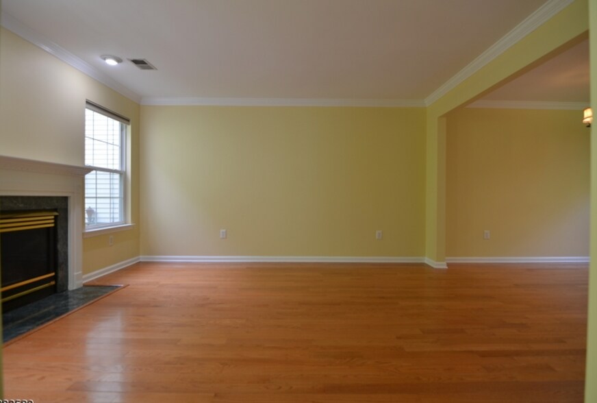 Building Photo - 328 Enclave Ln