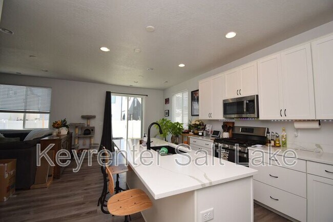 Building Photo - 2964 S 2500 W St