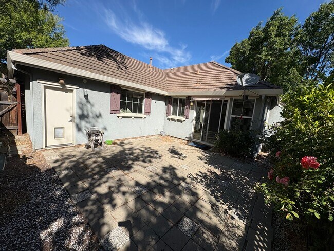 Building Photo - Beautiful 3 bed 2 Bath Home in Mountain House