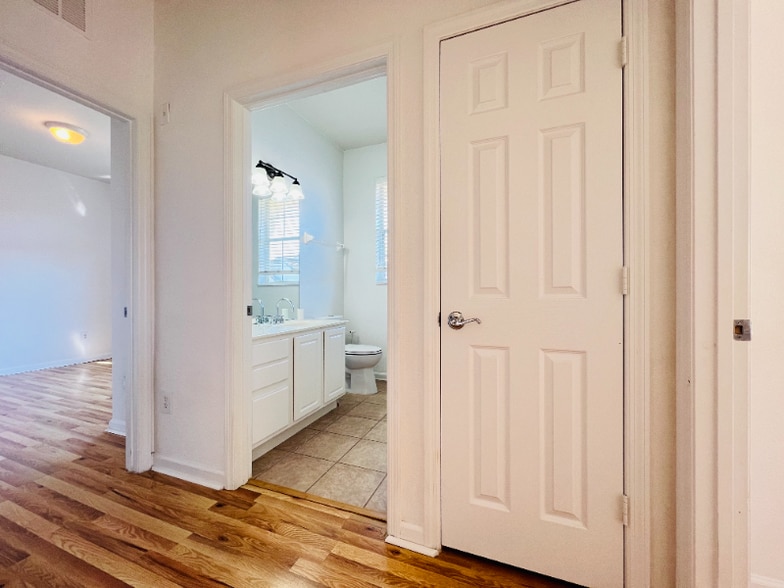 Building Photo - 3326 Robert Trent Jones Dr